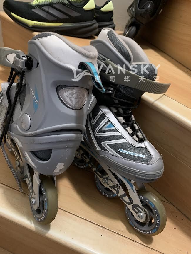 251204174552_roller skates us6 2.jpg